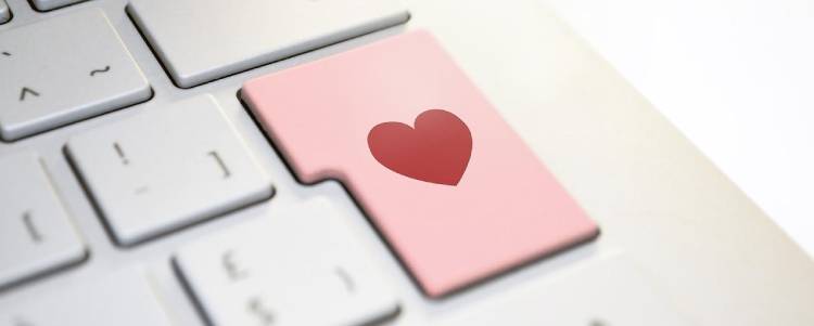 Può nascere un vero amore online?